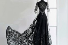 schwarzes_henna-kleid_an_einer_schaufensterpuppe_auf_4-Gross