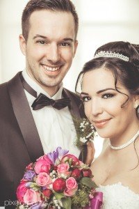 Braut-Braeutigam-Brautstrauss-Diadem-Hochzeitsfotografie-huebsch-Schloss-Hohenlimburg-Hochzeitsvideo-Make Up
