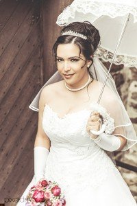 Braut-Brautschirm-Schirm-Vintage-Retro-Hochzeitsshooting-Brautkleid-Hochzeitsreportage-Koeln-NRW-Deutschland