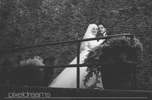 burg-schnellenberg-attendorn-hochzeitsfotos-hochzeitsfotograf-pixeldreams-koeln-brautkleid-hochzeit