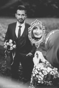 Hochzeitsfotograf-Siegen-Kreuztal-Gelbe Villa-Dreslers Park-Braut Braeutigam-Brautkleid-Henna-Hennaabend