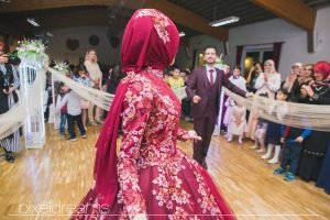 Hochzeitsfotograf-Siegen-Kreuztal-Gelbe Villa-Dreslers Park-Braut Braeutigam-Brautkleid-Henna-Hennaabend
