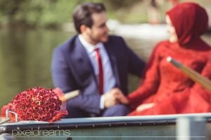bootshaus-bootsfahrt-boot-paddel-braut-olpe-biggesee-kina-hochzeitsfotograf-olpe-pixeldreams-koeln-ballkleid