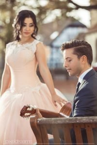 bräutigam-braut-gitarre-musiker-romantisch--foto-bochum-hochzeitsfotograf-hochzeitsfoto-pixeldreams