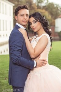 brautstrauss-cool-hübsch-braut-styling-smokey-eyes-foto-bochum-hochzeitsfotograf-hochzeitsfoto