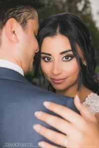 Hübsche Braut mit wundervollem Brautmakeup, smokey eyes, ringblitz, makroblitz, Hochzeitsfotograf Pixeldreams in Westerholt Herten Altstadt