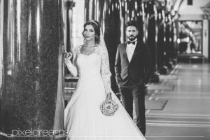 Saal Brautstrauss Brautpaar Braut Brautkleid Hochzeit Hochzeitsfoto Türkischer Hochzeitsfotograf Fotograf Stadthalle Wuppertal Saal Saeule Pixeldreams