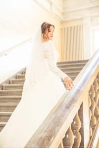Saal Braut Brautkleid Hochzeit Hochzeitsfoto Türkischer Hochzeitsfotograf Fotograf Stadthalle Wuppertal Treppe Treppenhaus Pixeldreams