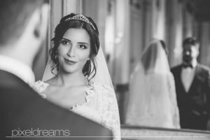 Hochzeitsfoto Stadthalle Wuppertal Braut Braeutigam Türkischer Hochzeitsfotograf Fotograf Hochzeit Pixeldreams Schwarz Weiss