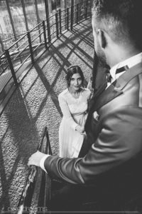 standesamt fotograf fotoshooting Luedenscheid Brautpaar liebe hochzeitsfotograf Geschichtsmuseum der Stadt Lüdenscheid Lokomotive hochzeitsfotos