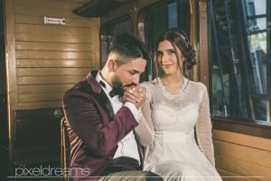 standesamt fotograf fotoshooting Luedenscheid Brautpaar liebe hochzeitsfotograf Geschichtsmuseum der Stadt Lüdenscheid Lokomotive hochzeitsfotos